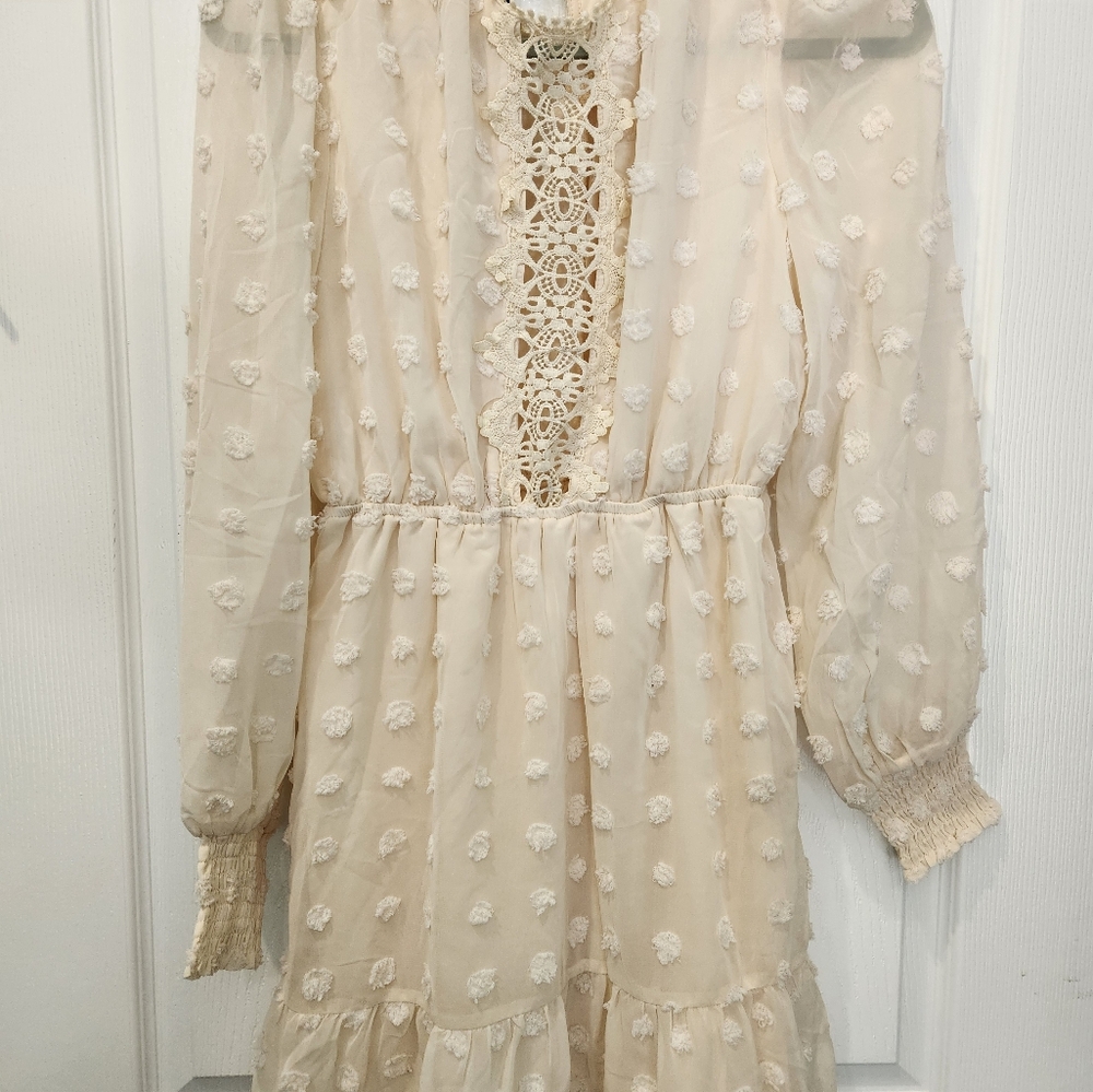 xs/s cream dress with lacework